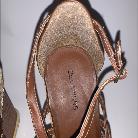 High wedge strappy sandals. Brown, size 8! - Picture 2 of 4